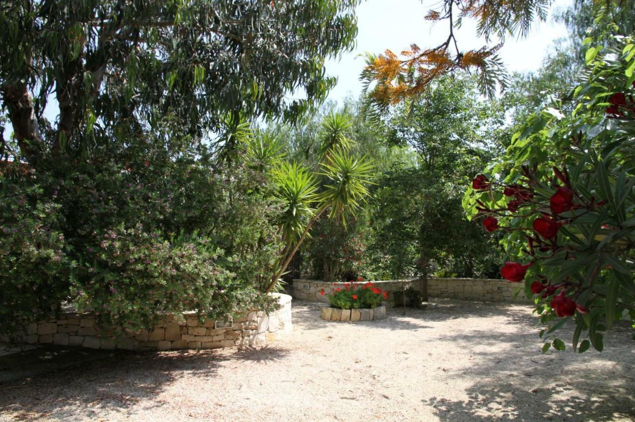 Villa Beatrice Serranova Екстер'єр фото